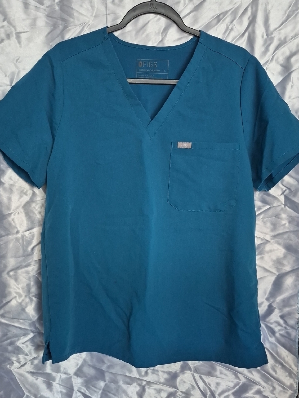 Figs Women’s Teal V-Neck Short Sleeve Scrub Top L